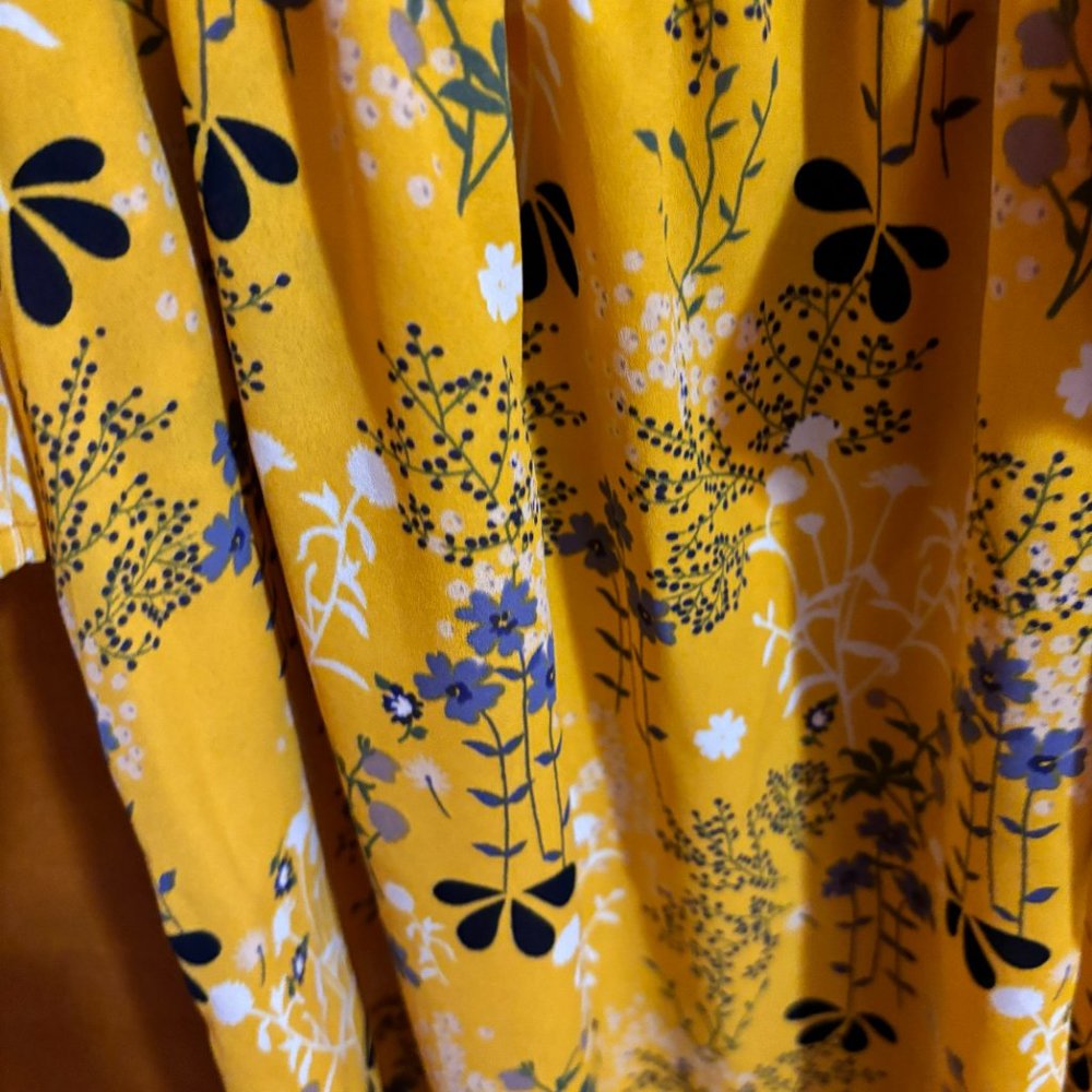Sienna Sky Off the shoulder yellow flower blouse XS - Picture 6 of 13